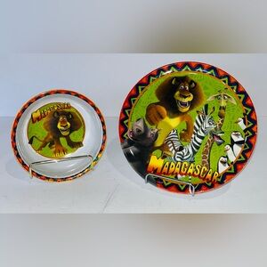 2005 Madagascar Kids Plate and Bowl Set